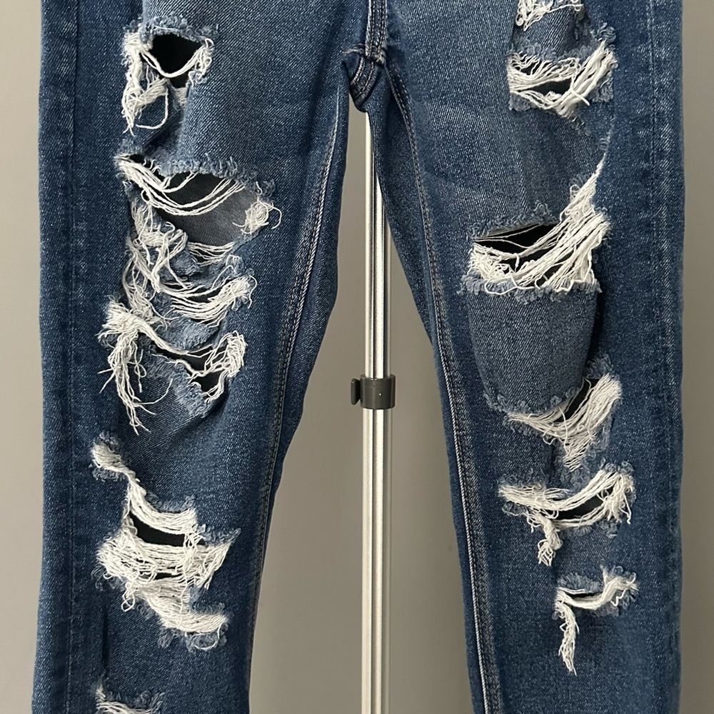 American Eagle Distressed Mom Jean - Picture 4 of 12